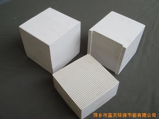 Porcelana Ladrillos refractarios de la placa del horno de cerámica del panal para el mechero de gas catalítico infrarrojo proveedor